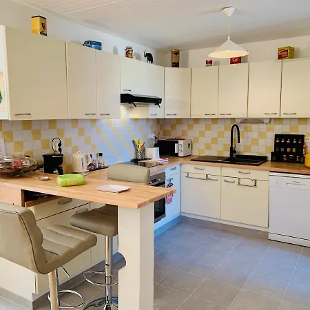 Le Petit Blanc - Vue Sur Le Square Des Lions *